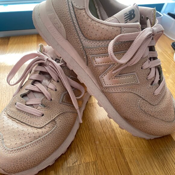 New Balance Women's Sneakers in Light Pink - Picture 1 of 5
